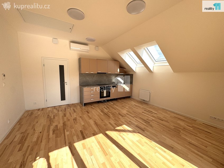 Pronájem bytu 2+kk 54 m^2 Pražská, Dobřichovice 