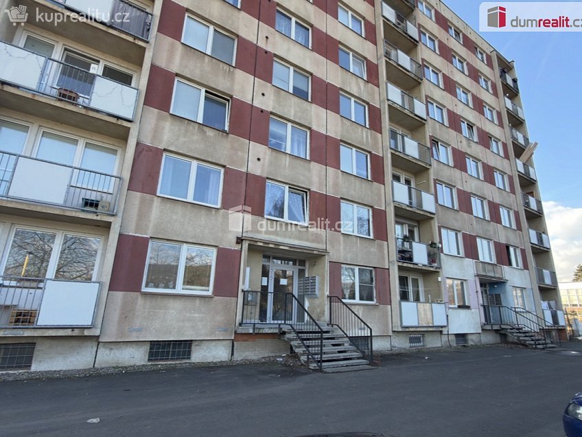 Pronájem bytu 1+1 37 m^2 Hrbovická, Chlumec 