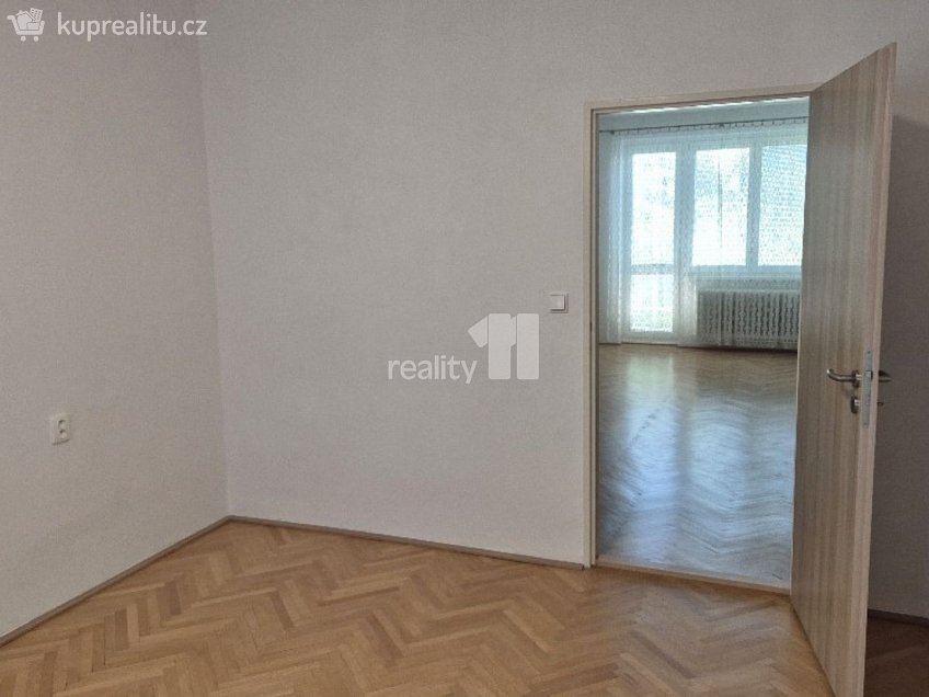 Pronájem bytu 2+1 55 m^2 Severní I, Praha 4 