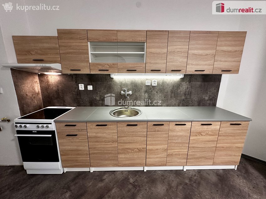 Pronájem bytu 3+kk 79 m^2 Masarykovo nám., Vizovice 