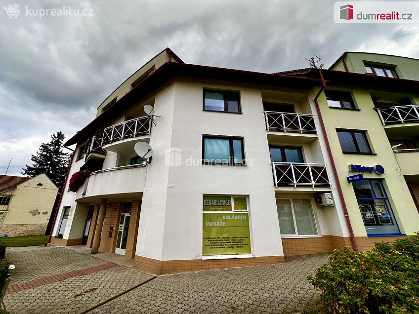 Pronájem bytu 3+kk 79 m^2 Masarykovo nám., Vizovice 