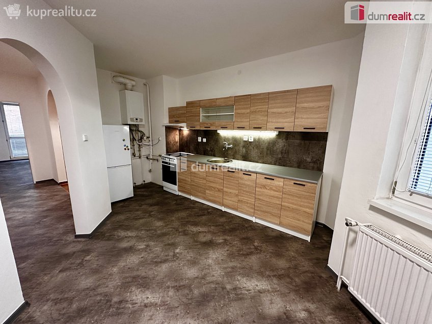 Pronájem bytu 3+kk 79 m^2 Masarykovo nám., Vizovice 