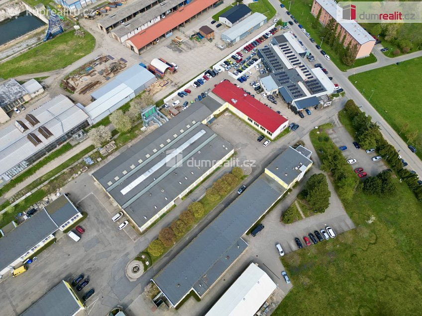 Pronájem  výrobních prostor 180 m^2 Tovární, Holešov 