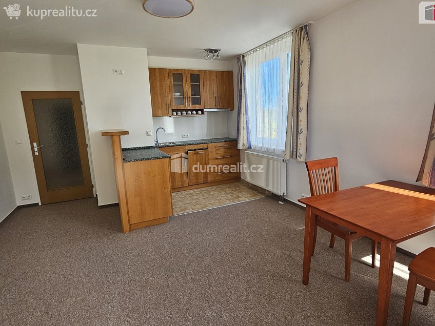 Pronájem bytu 2+kk 48 m^2 Chotěšovská, Praha 18 