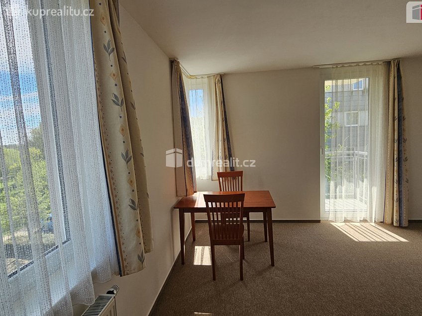 Pronájem bytu 2+kk 48 m^2 Chotěšovská, Praha 18 