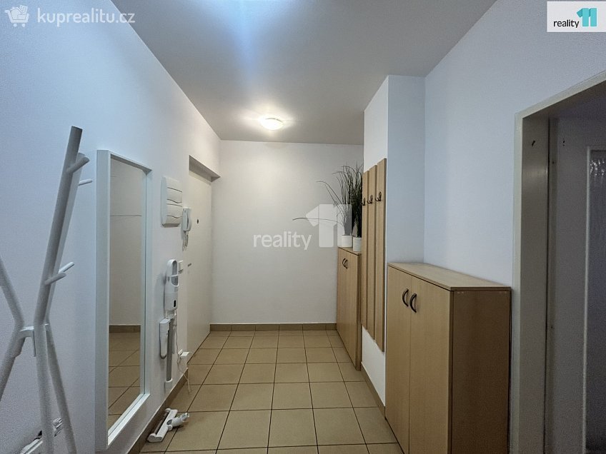 Pronájem bytu 1+kk 49 m^2 Pod Bohdalcem I, Praha 10 