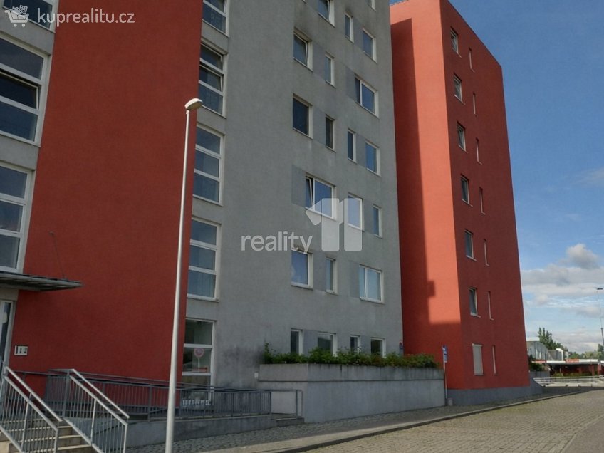 Pronájem bytu 1+kk 49 m^2 Pod Bohdalcem I, Praha 10 