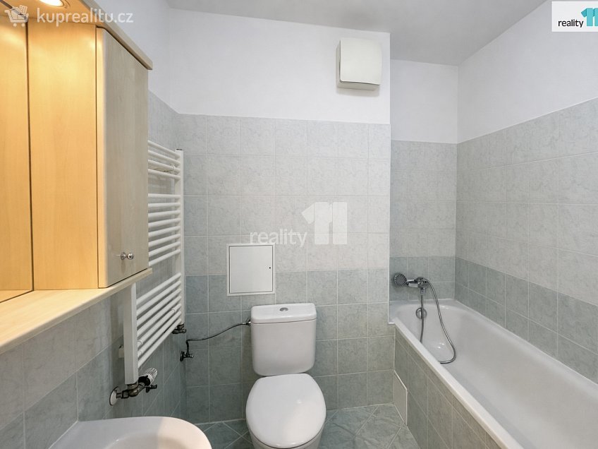 Pronájem bytu 1+kk 49 m^2 Pod Bohdalcem I, Praha 10 