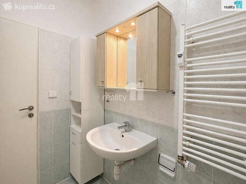 Pronájem bytu 1+kk 49 m^2 Pod Bohdalcem I, Praha 10 