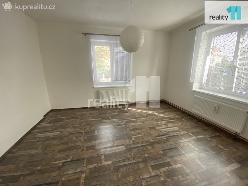 Pronájem bytu 1+1 35 m^2 Palackého, Dobřany 