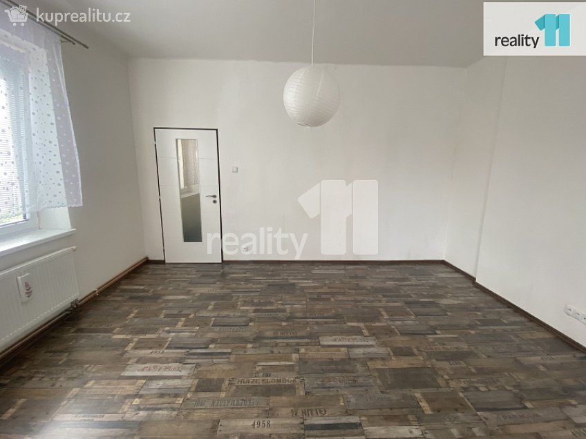 Pronájem bytu 1+1 35 m^2 Palackého, Dobřany 