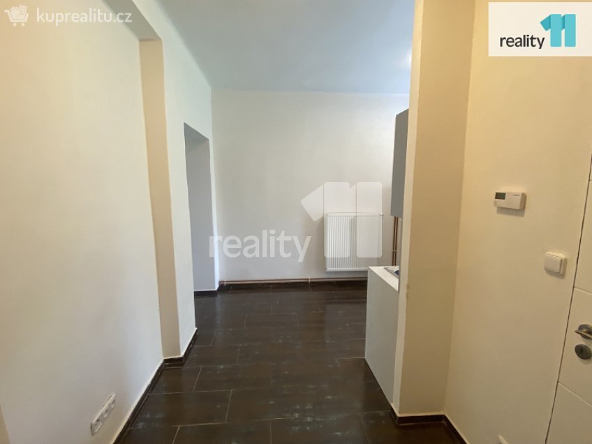 Pronájem bytu 1+1 35 m^2 Palackého, Dobřany 