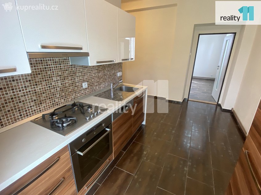 Pronájem bytu 1+1 35 m^2 Palackého, Dobřany 