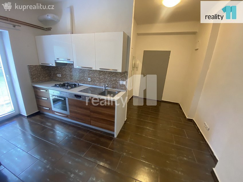 Pronájem bytu 1+1 35 m^2 Palackého, Dobřany 