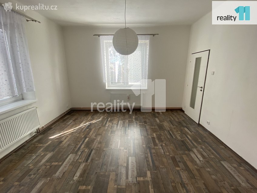 Pronájem bytu 1+1 35 m^2 Palackého, Dobřany 