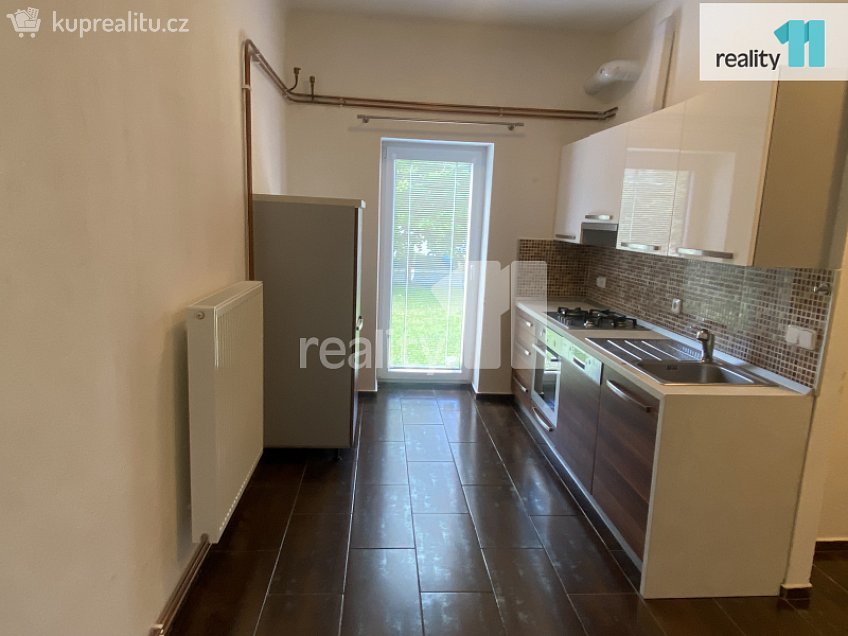 Pronájem bytu 1+1 35 m^2 Palackého, Dobřany 