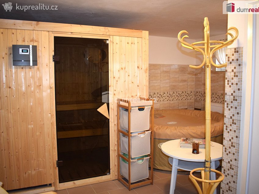 Prodej  rodinného domu 952 m^2 Žďár, Žďár 