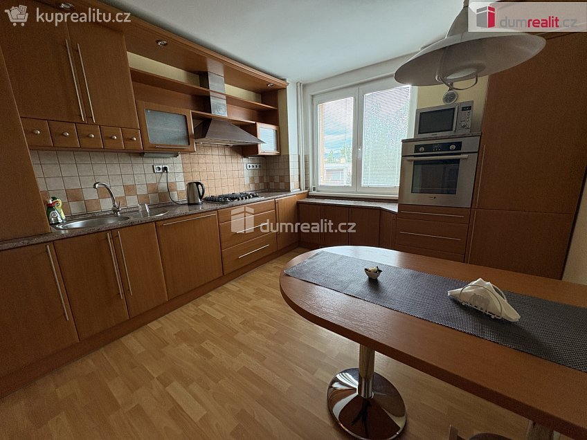 Pronájem bytu 3+1 78 m^2 Čechovská, Příbram 