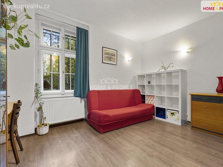 Pronájem bytu 2+1 52 m^2 Veletržní, Praha 7 