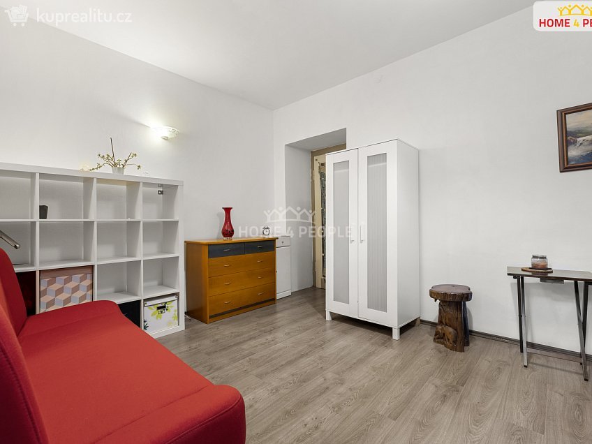 Pronájem bytu 2+1 52 m^2 Veletržní, Praha 7 