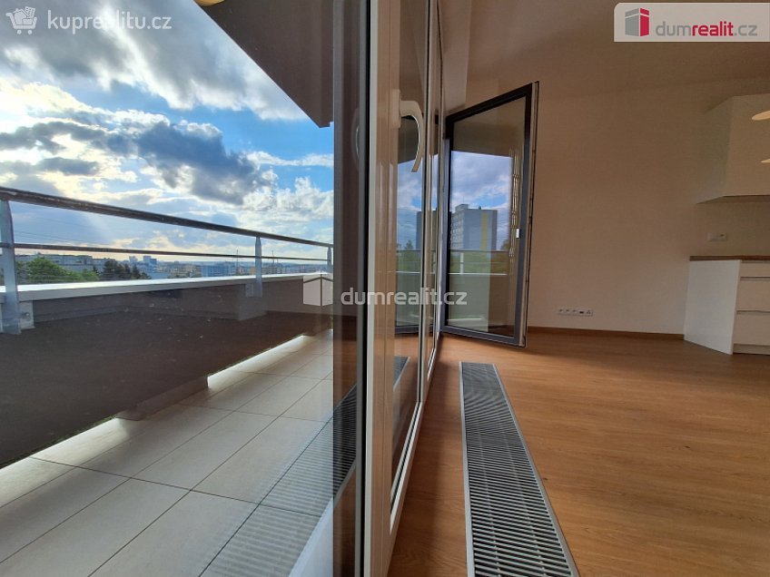 Pronájem bytu 2+kk 59 m^2 Měchnovská, Praha 11 