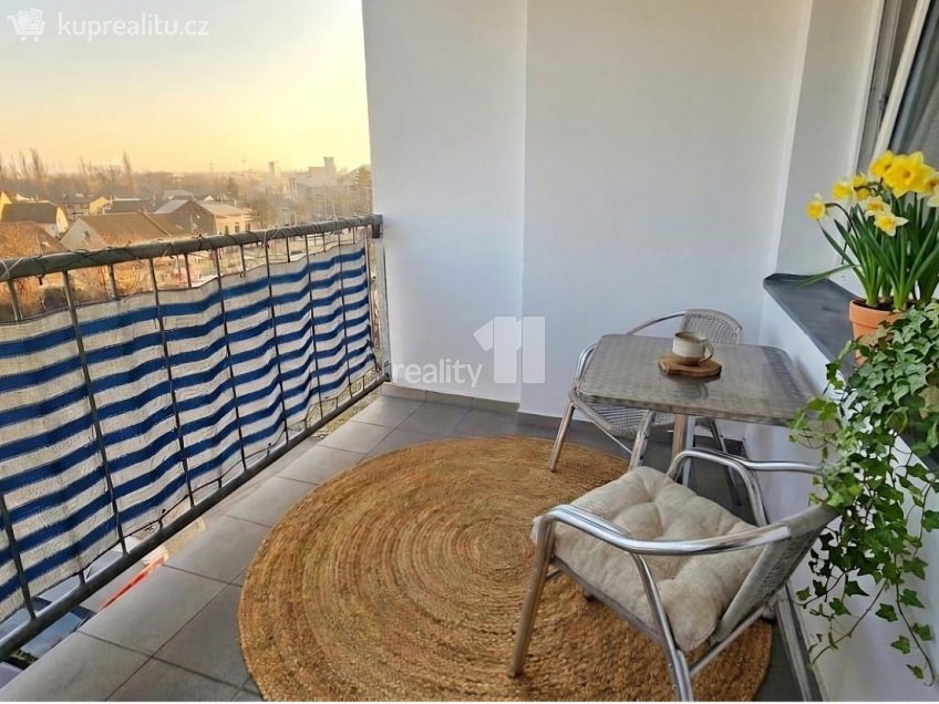 Pronájem bytu 2+kk 58 m^2 Třídvorská, Kolín 