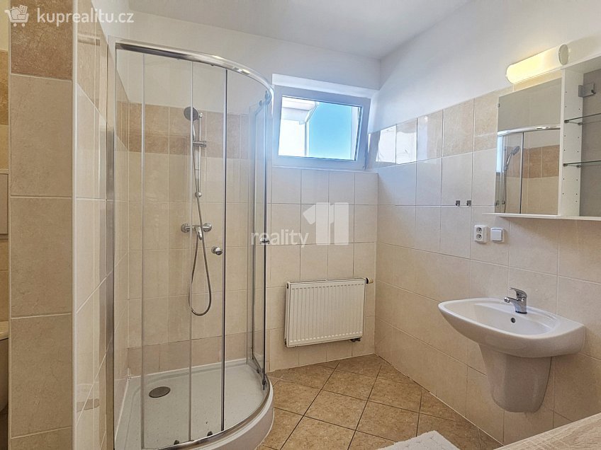 Pronájem bytu 2+kk 58 m^2 Třídvorská, Kolín 