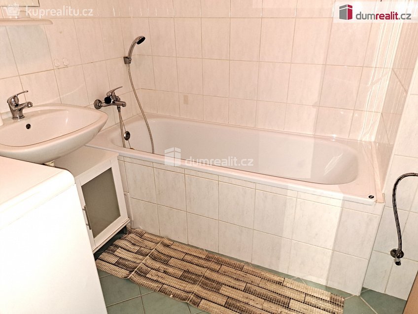 Pronájem bytu 1+kk 34 m^2 Baráčnická, Ústí nad Labem 