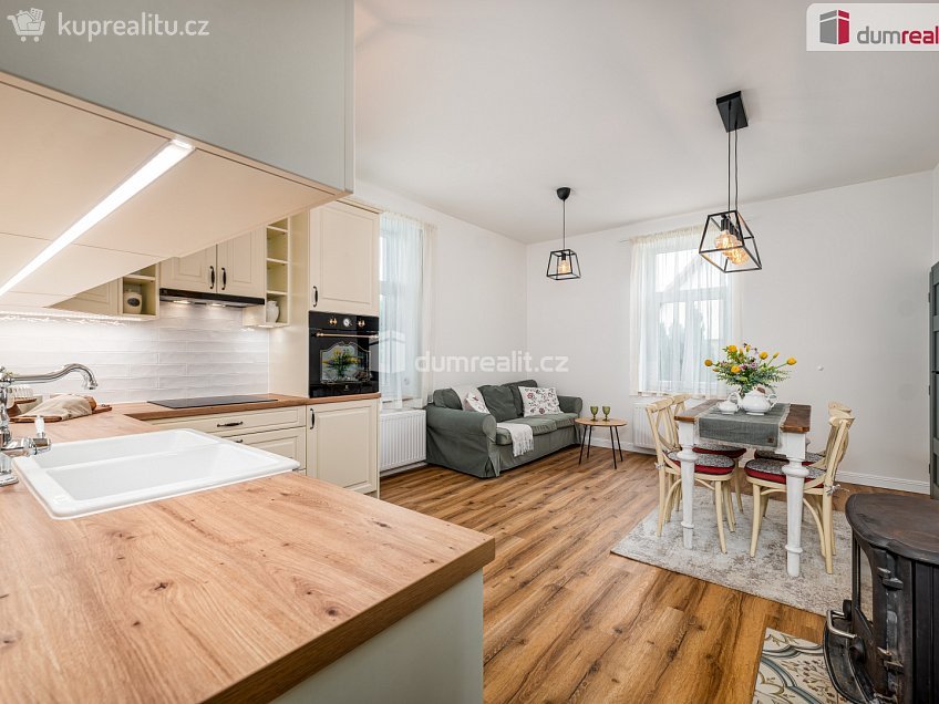 Prodej  rodinného domu 140 m^2 Baxova, Sedlčany 