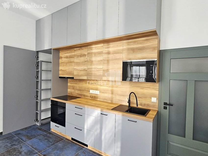 Pronájem bytu 1+kk 34 m^2 Pražská, Čáslav 