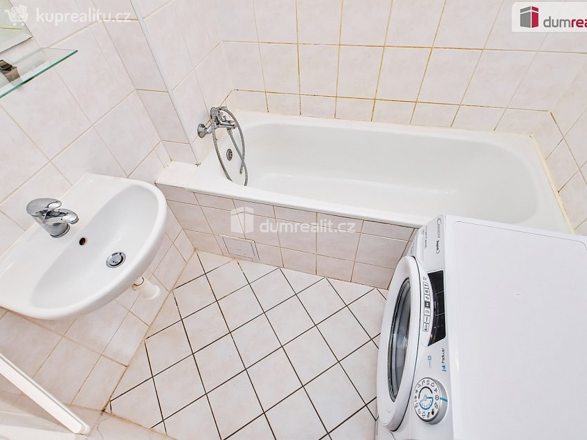 Prodej bytu 1+kk 40 m^2 Bohumínská, Praha 18 