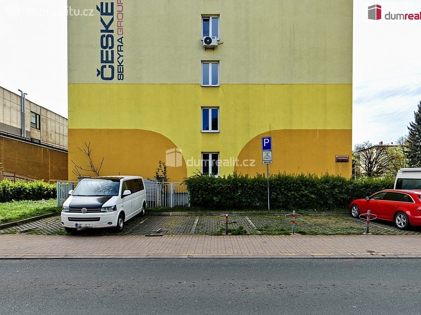 Prodej bytu 1+kk 40 m^2 Bohumínská, Praha 18 