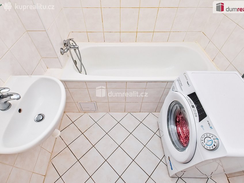 Prodej bytu 1+kk 40 m^2 Bohumínská, Praha 18 