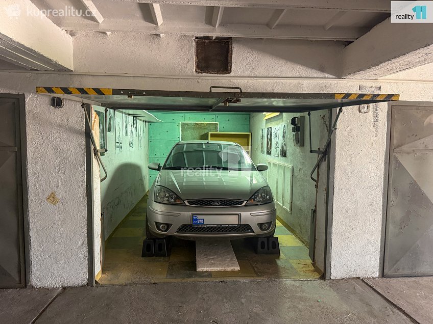 Pronájem  garáže 20 m^2 Nad Dalmatinkou, Plzeň 