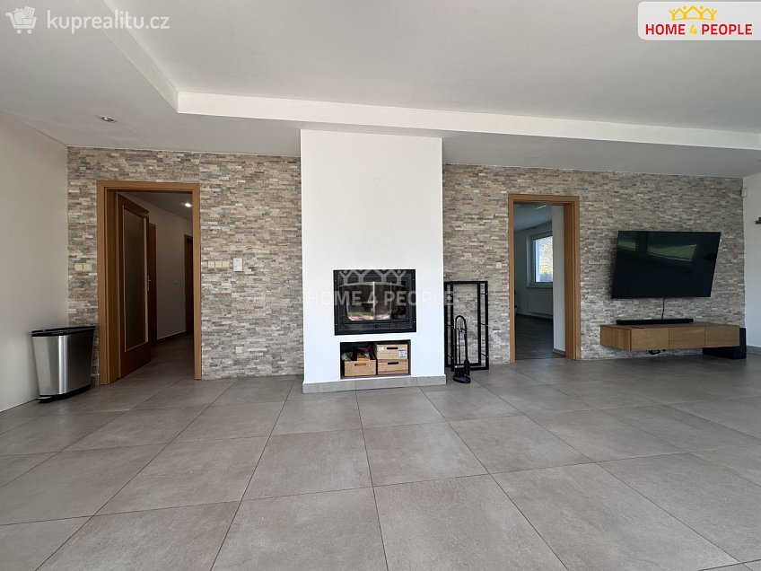 Pronájem  rodinného domu 185 m^2 Dolany, Dolany 