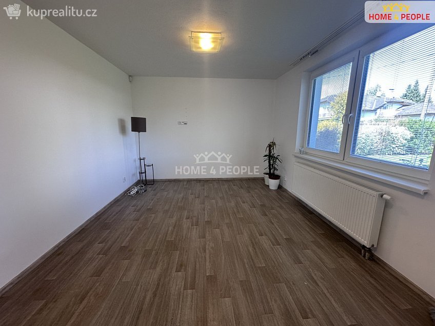 Pronájem  rodinného domu 185 m^2 Dolany, Dolany 