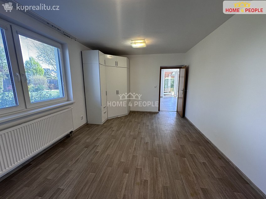 Pronájem  rodinného domu 185 m^2 Dolany, Dolany 