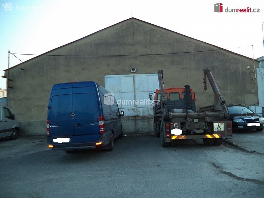 Pronájem  výrobních prostor 704 m^2 Výškovická, Ostrava 