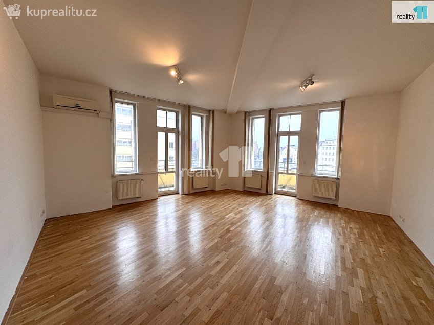 Pronájem bytu 2+kk 82 m^2 Kolbenova, Praha 9 