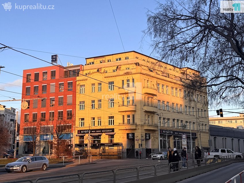 Pronájem bytu 2+kk 87 m^2 Kolbenova, Praha 9 