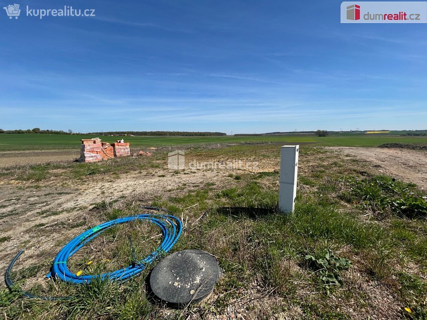 Prodej  stavebního pozemku 662 m^2 Bělušice, Bělušice 