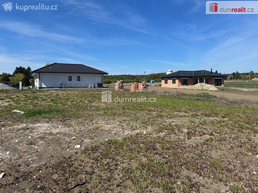 Prodej  stavebního pozemku 662 m^2 Bělušice, Bělušice 