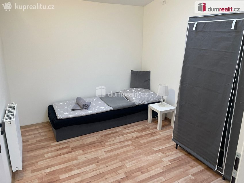 Pronájem bytu atypický 14 m^2 Podnikatelská, Praha-Běchovice 