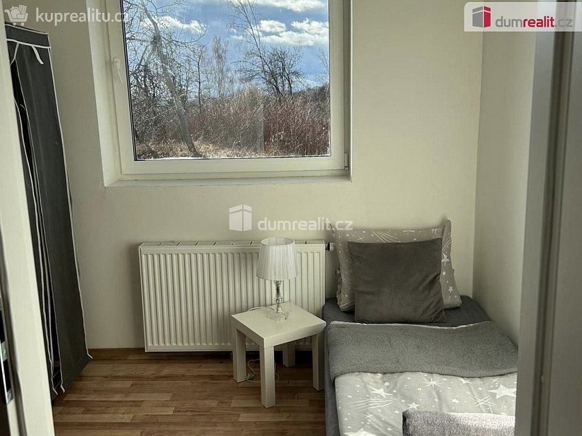 Pronájem bytu atypický 14 m^2 Podnikatelská, Praha-Běchovice 