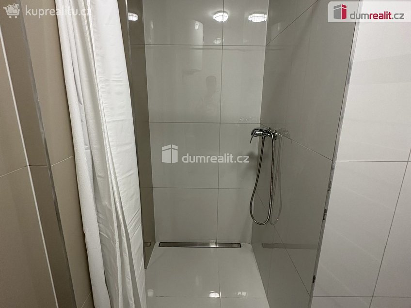 Pronájem bytu atypický 14 m^2 Podnikatelská, Praha-Běchovice 