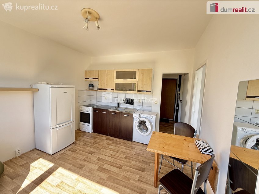 Pronájem bytu 1+1 40 m^2 Mirotická, Praha 4 