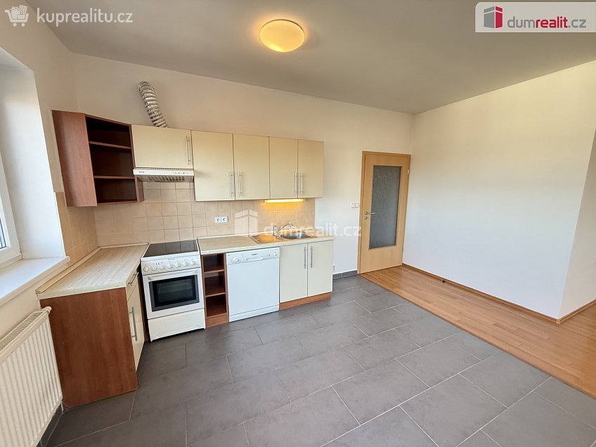 Pronájem bytu 3+kk 79 m^2 Přeučilova, Praha 13 