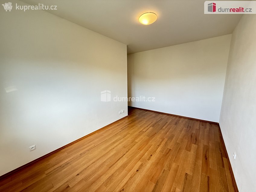 Pronájem bytu 3+kk 79 m^2 Přeučilova, Praha 13 