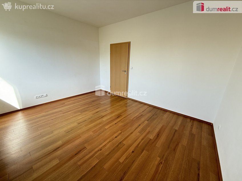 Pronájem bytu 3+kk 79 m^2 Přeučilova, Praha 13 