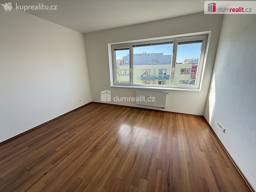 Pronájem bytu 3+kk 79 m^2 Přeučilova, Praha 13 